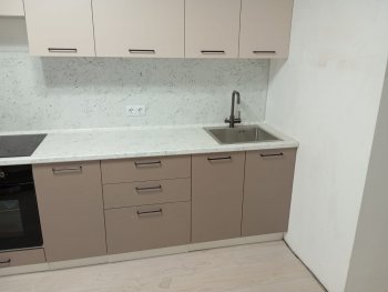 Кухонный гарнитур высокий Латте 3000 мм, Стол. 38 мм в Югорске - yugorsk.mebel-e96.ru