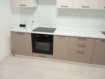 Кухонный гарнитур высокий Латте 3000 мм, Стол. 38 мм в Югорске - yugorsk.mebel-e96.ru